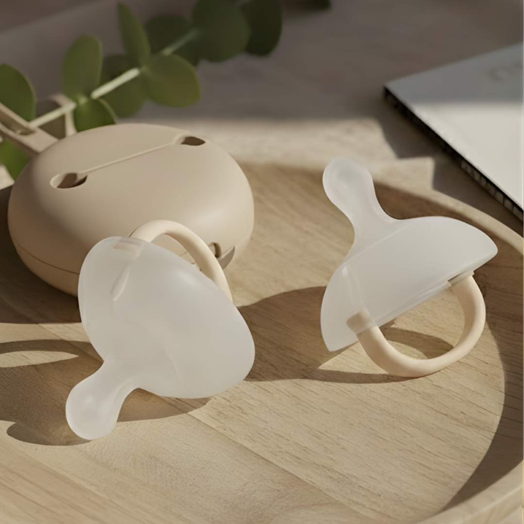 Nuckly Comfort Box / 2x Nuckly NatureSense + Gids + Nuckly Case